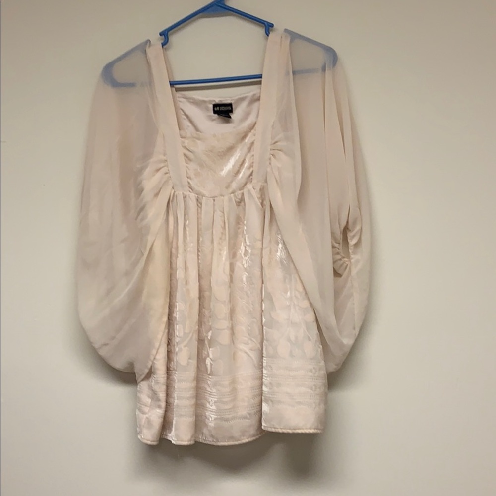 Women H&M blouse size 4 color cream